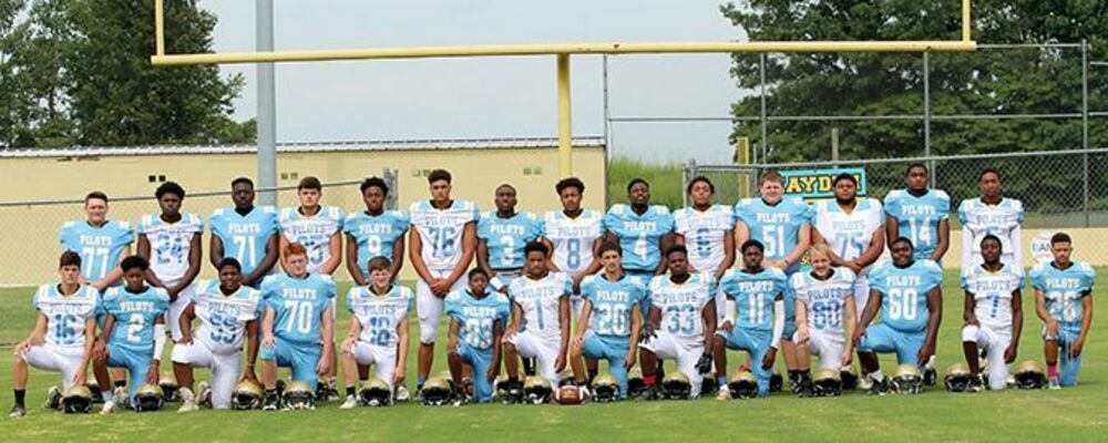 The 2019 Fulton County High School Pilots’ football team